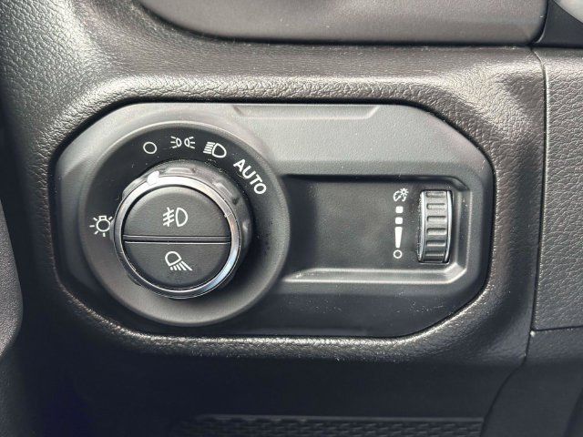 Used 2023 Jeep Gladiator Sport AWD/4WD image 9
