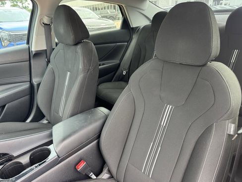 Used 2023 Hyundai Elantra SEL w/ Convenience Package FWD image 30