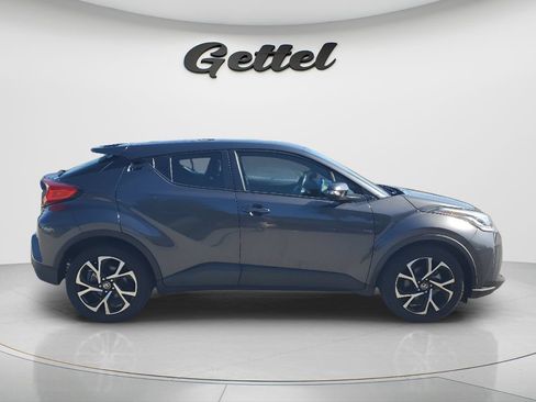 Used 2022 Toyota C-HR XLE FWD image 4