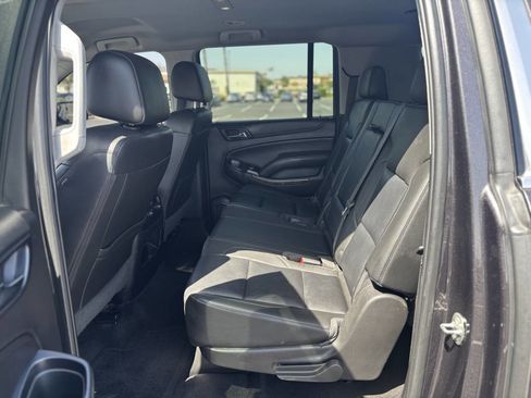 Used 2018 Chevrolet Suburban LT AWD/4WD image 19