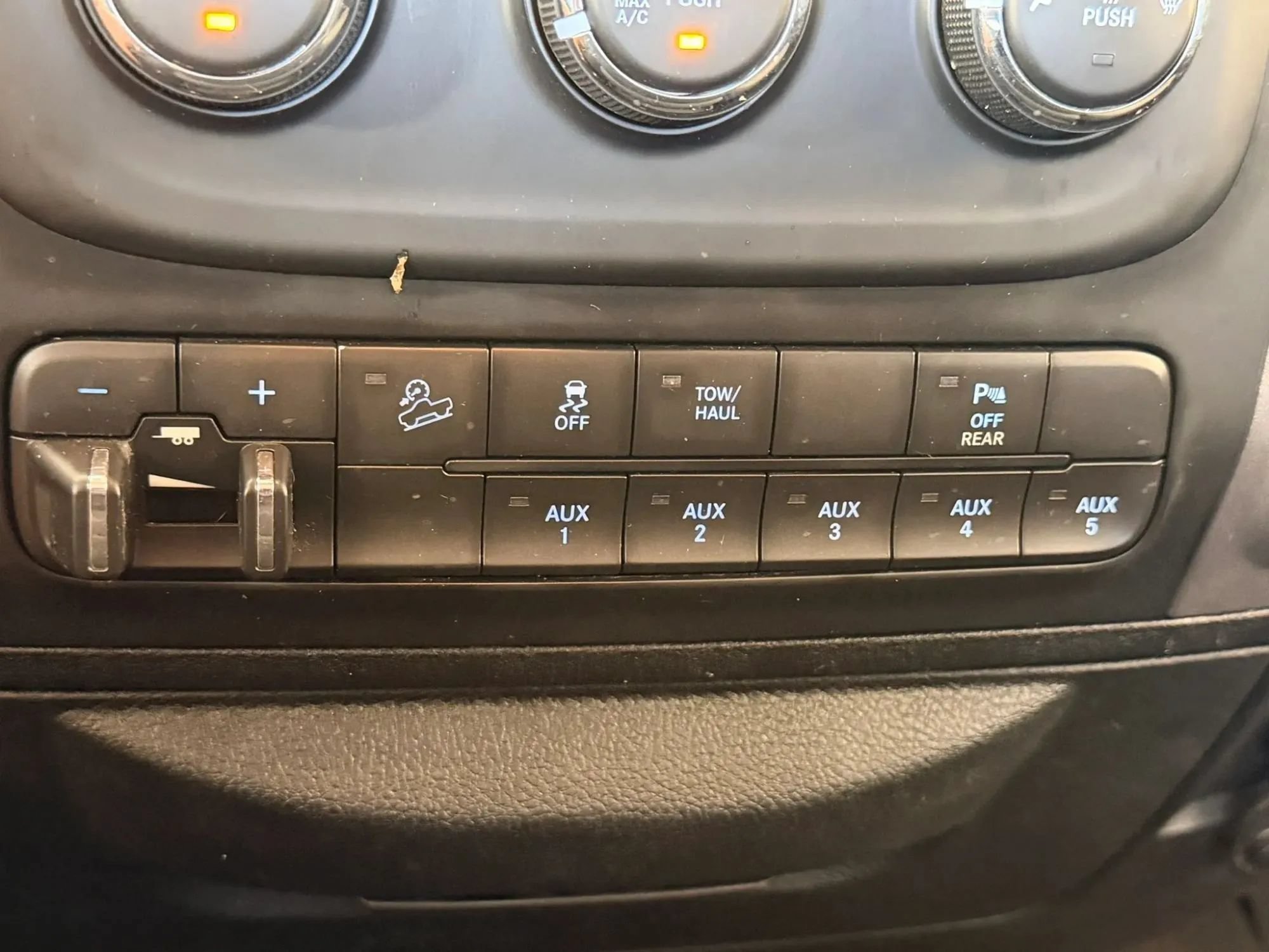 Used 2017 RAM 2500 Tradesman w/ Chrome Appearance Group AWD/4WD image 21