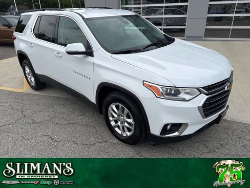 Used 2021 Chevrolet Traverse LT FWD image 1