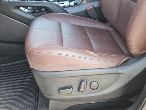 Certified 2024 Kia Telluride EX w/ EX Captain's Chair Package FWD image 22