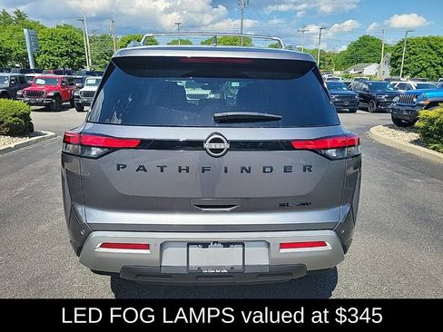 Used 2023 Nissan Pathfinder SL w/ Black Appearance Package AWD/4WD image 5