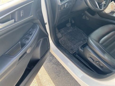 Used 2021 Ford Edge SEL w/ Convenience Package image 9