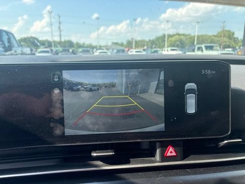 Used 2025 Kia Carnival LX FWD image 20