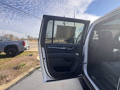 Used 2021 GMC Yukon XL Denali image 26