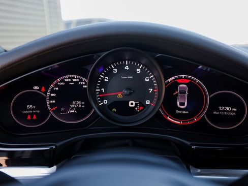 Certified 2022 Porsche Panamera 4 image 15