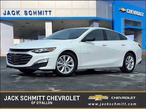 Used 2025 Chevrolet Malibu LT image 1