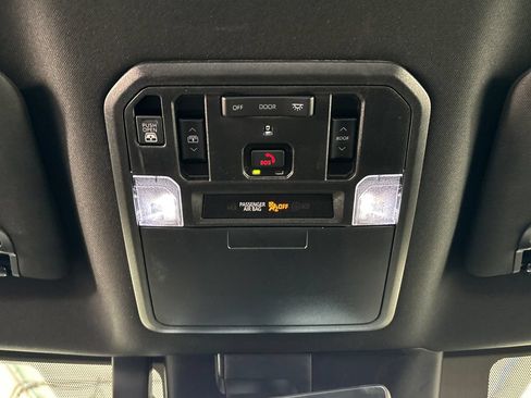 Used 2025 Toyota Tundra Limited AWD/4WD image 48