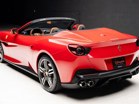 Used 2019 Ferrari Portofino RWD image 27