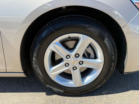 Used 2024 Chevrolet Malibu LS FWD image 35