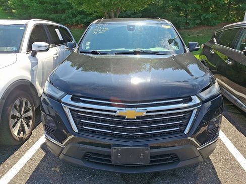 Certified 2022 Chevrolet Traverse LT FWD image 2