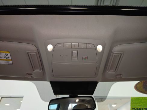 Used 2024 Nissan Armada SL w/ Captain's Chairs Package AWD/4WD image 34