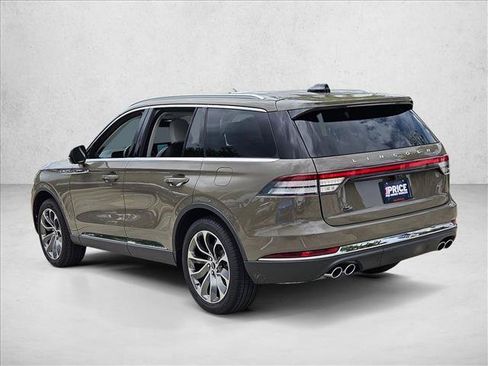 Used 2025 Lincoln Aviator Reserve AWD/4WD image 8