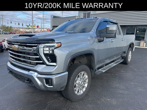Used 2025 Chevrolet Silverado 2500 LTZ image 3