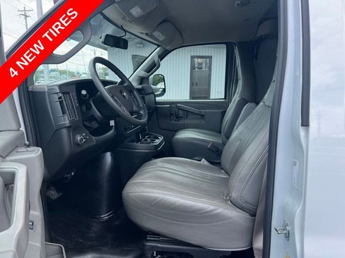 Used 2025 Chevrolet Express 2500 Extended w/ Driver Convenience Package RWD image 9