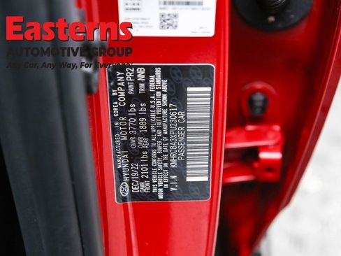 Used 2023 Hyundai Venue Limited image 36