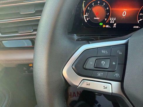 Certified 2025 Volkswagen Atlas Peak Edition SE image 28