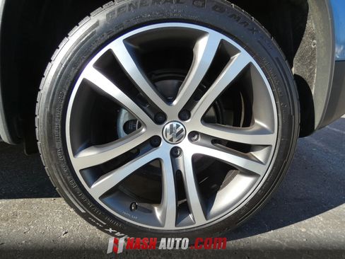 Used 2017 Volkswagen Tiguan SEL FWD image 19