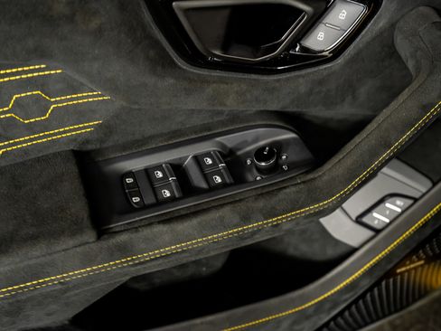 Used 2023 Lamborghini Urus Performante image 49