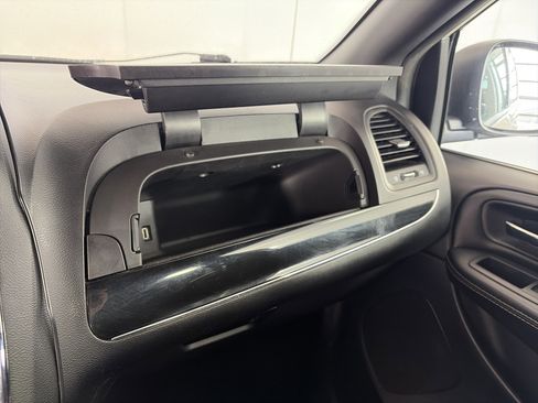 Used 2018 Dodge Grand Caravan SE image 28