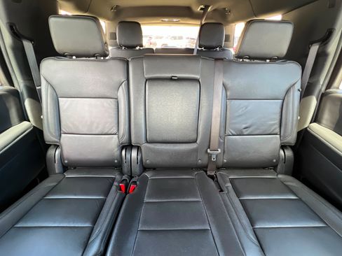 Used 2025 Chevrolet Suburban Z71 AWD/4WD image 27