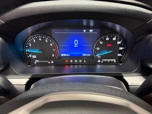 Used 2022 Ford Explorer XLT w/ Equipment Group 202A AWD/4WD image 38