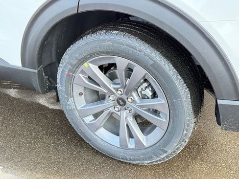 New 2026 Ford Explorer Active w/ Active Comfort Package image 9