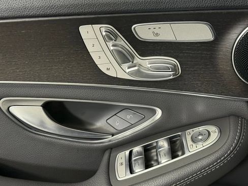 Used 2019 Mercedes-Benz C 300 Sedan image 14