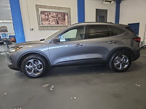 Used 2025 Ford Escape ST-Line image 8