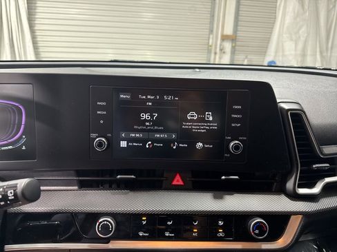 Used 2025 Kia Sportage LX image 29