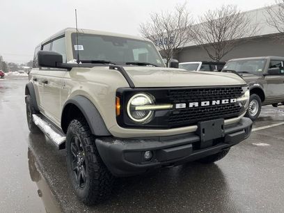 New 2025 Ford Bronco Outer Banks w/ Black Appearance Package