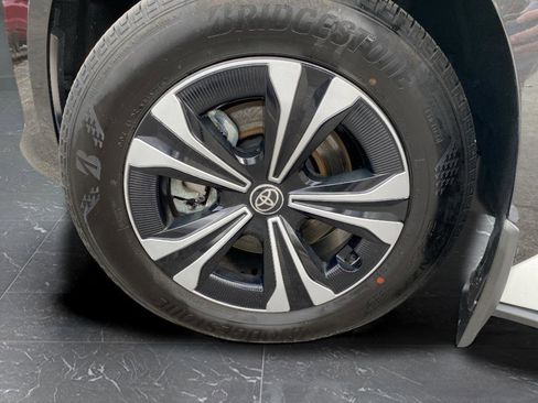 Used 2024 Toyota bZ4X XLE w/ Weather Package image 47