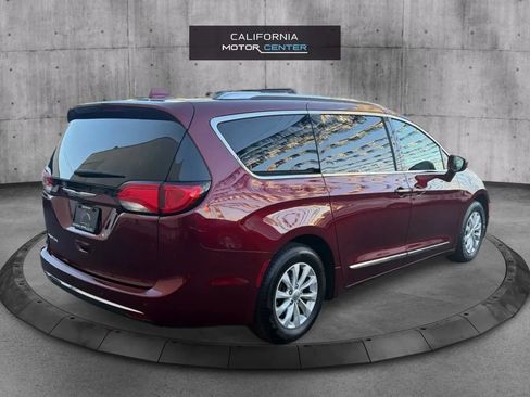 Used 2018 Chrysler Pacifica Touring-L Plus FWD image 5