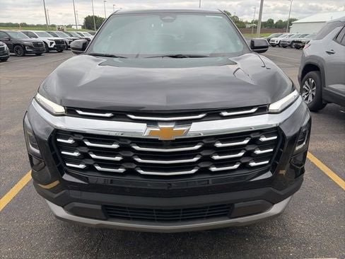 Used 2026 Chevrolet Equinox LT FWD image 2