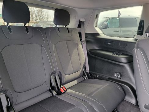 Used 2022 Jeep Grand Cherokee L Laredo w/ Luxury Tech Group I image 17