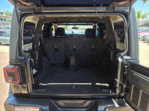 Used 2021 Jeep Wrangler Unlimited Rubicon AWD/4WD image 22