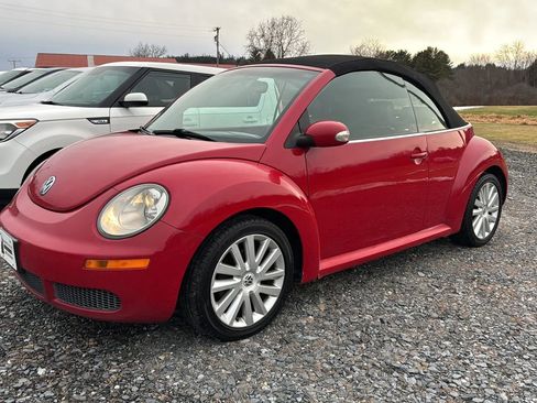 Used 2008 Volkswagen Beetle SE image 1