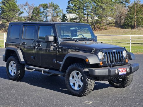 Used 2010 Jeep Wrangler Unlimited Rubicon w/ Trailer Tow Group image 3