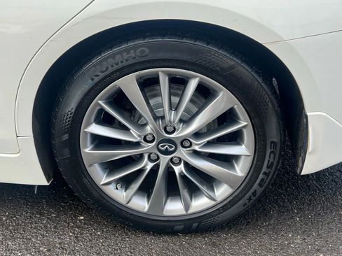 Used 2019 INFINITI Q50 Luxe w/ Essential Package (3.0T Luxe) image 10