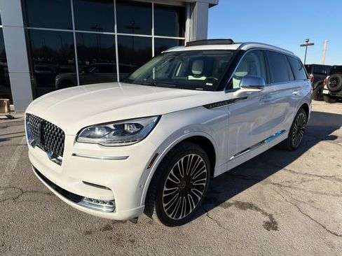 Used 2022 Lincoln Aviator Black Label w/ Dynamic Handling Package image 3