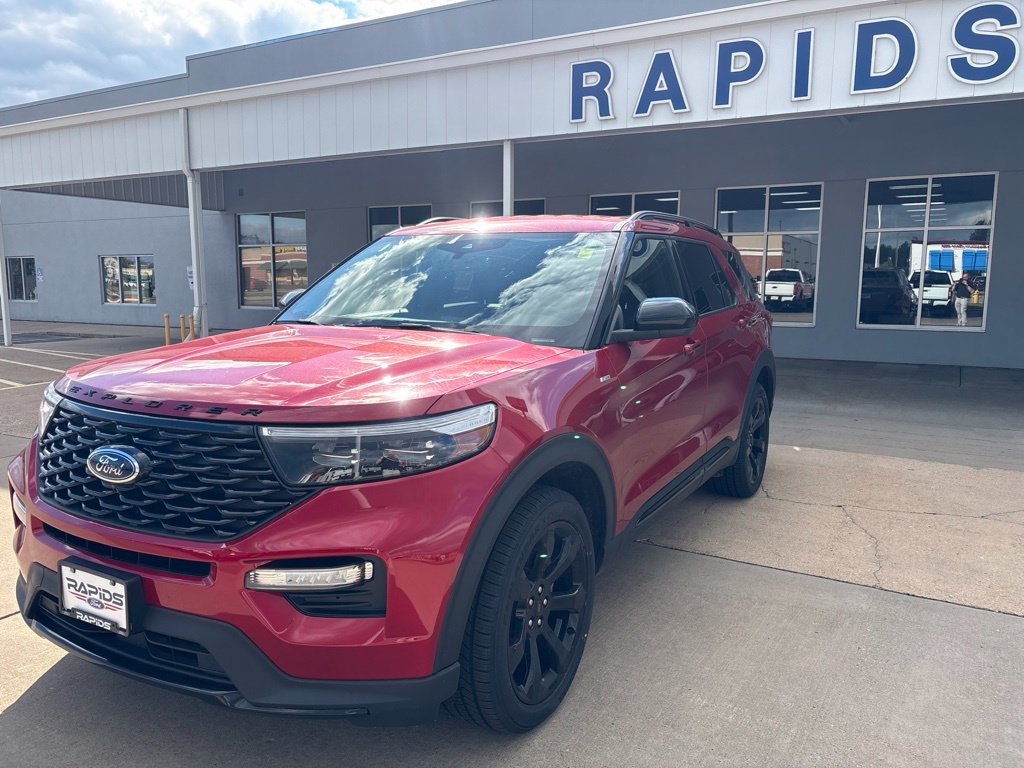 Used 2024 Ford Explorer ST-Line w/ Class IV Trailer Tow Package AWD/4WD image 3