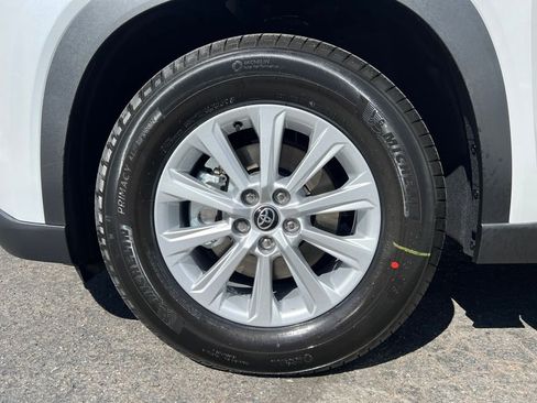 New 2026 Toyota Grand Highlander XLE image 6