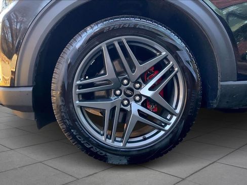 Used 2025 Ford Explorer ST-Line w/ ST-Line Street Pack image 11