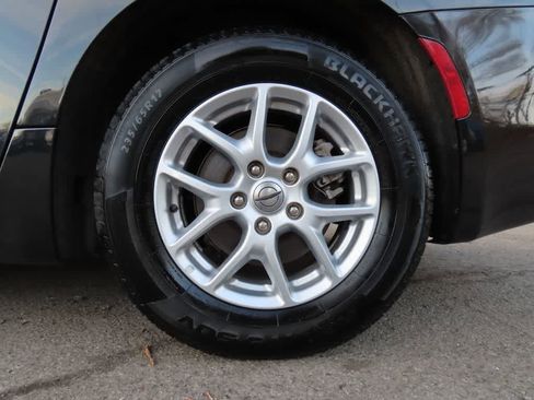 Used 2023 Chrysler Voyager LX FWD image 8