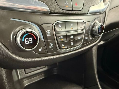 Used 2023 Chevrolet Equinox LT AWD/4WD image 29