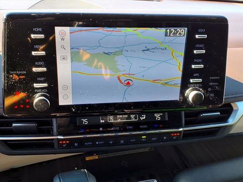 Certified 2024 Toyota Sienna Platinum image 20