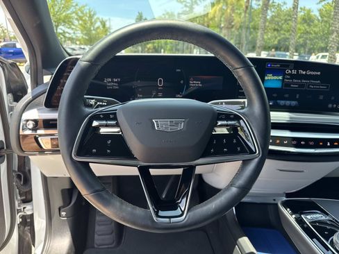 Used 2024 Cadillac Lyriq Luxury RWD image 15