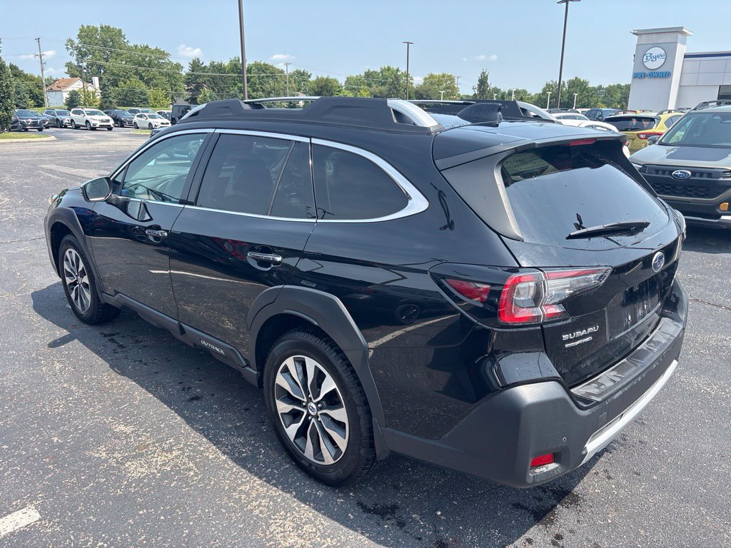 Certified 2023 Subaru Outback Touring AWD/4WD image 5